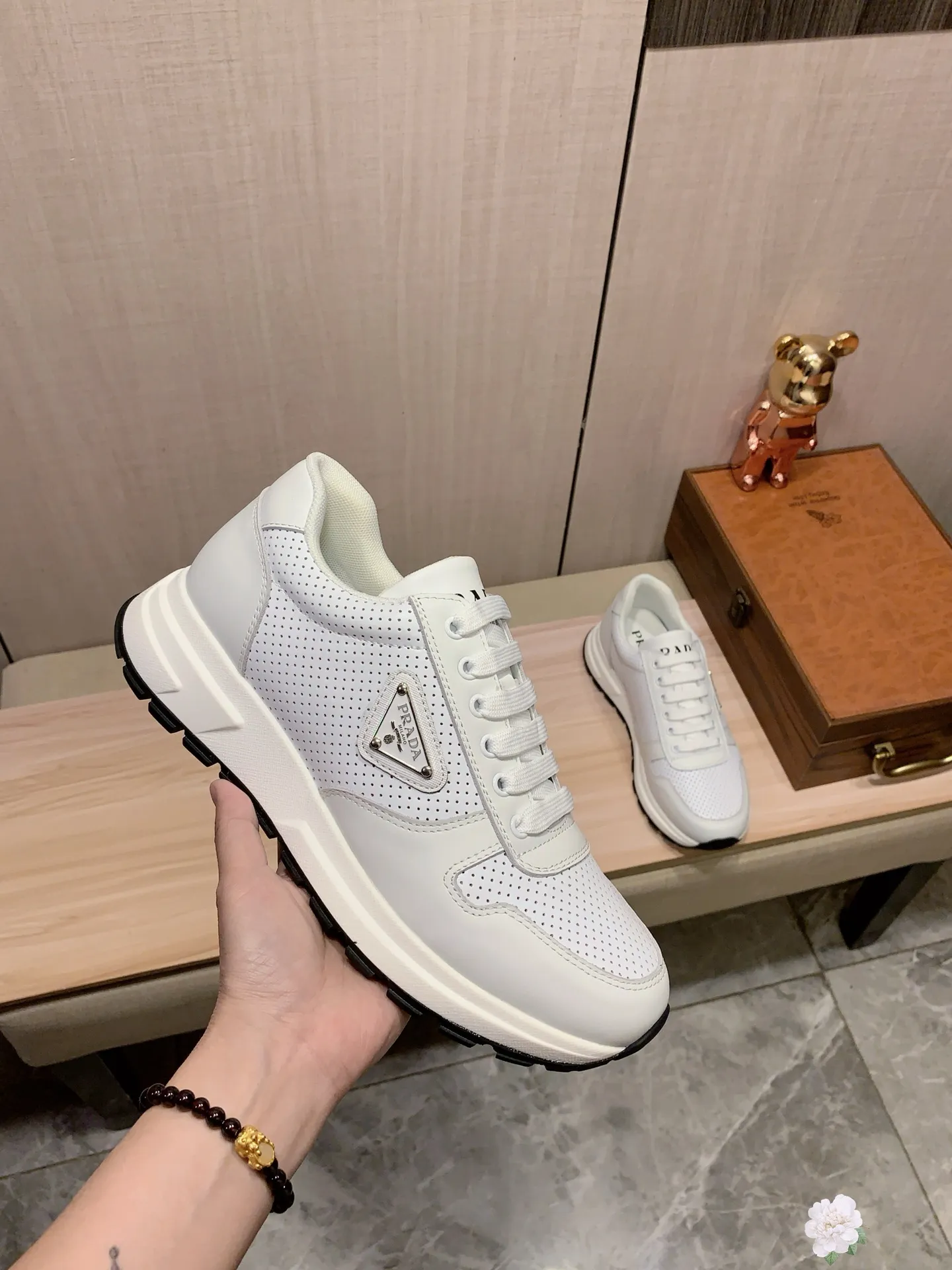 Men's Men's Shoes💰420💰💰🎩🎩[Lightning][Lightning] "PRADA*" The latest and most popular casual shoes, top brand [seduce] luxury~purchase, top~quality. [Strong] The upper is made of imported breathable cowhide with material ➕ breathable sheepskin feet (•) and fine workmanship. The original stylish and stylish soft rubber wear-resistant and non-slip outsole is light and comfortable on the feet. The real thing looks better when photographed. 085: code: 38-44, 3️⃣ colors selected